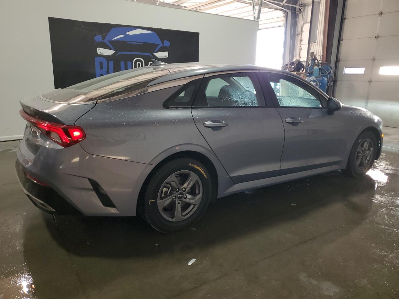 2022 Kia K5 - Image 3