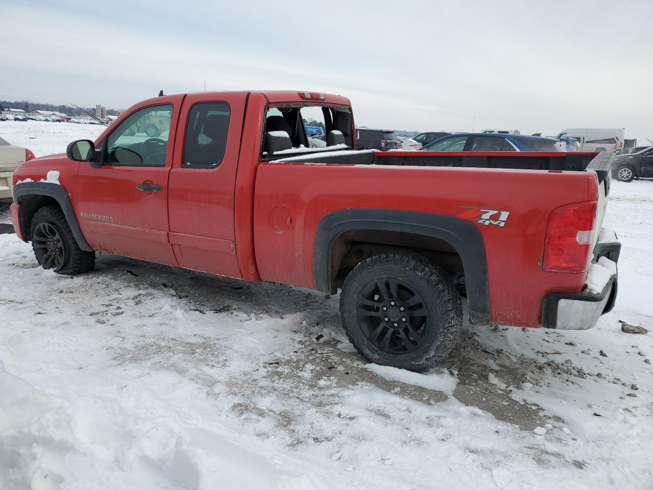 2007 Chevrolet Silverado - Image 2