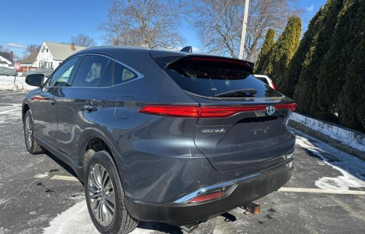 2021 Toyota Venza - Image 3
