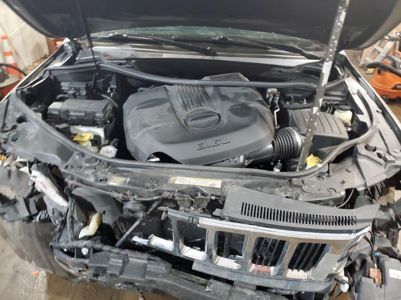 2011 Jeep Grand Cherokee - Image 13