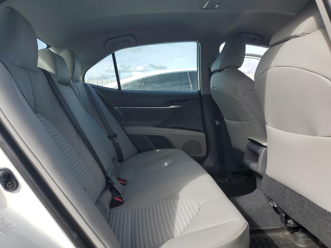 2018 Toyota Camry - Image 10