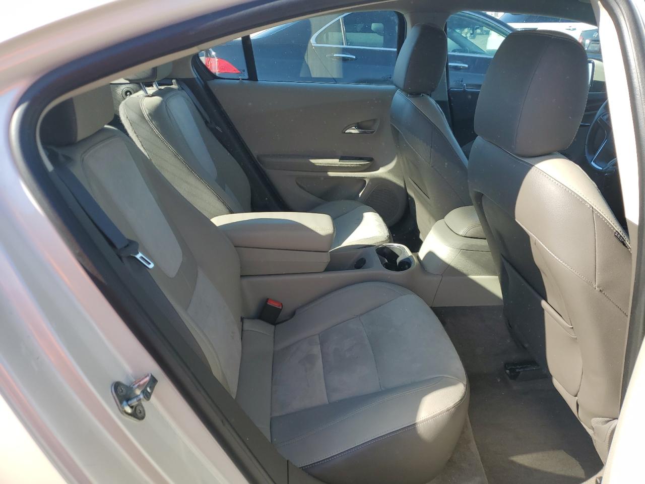 2014 Chevrolet Volt - Image 10