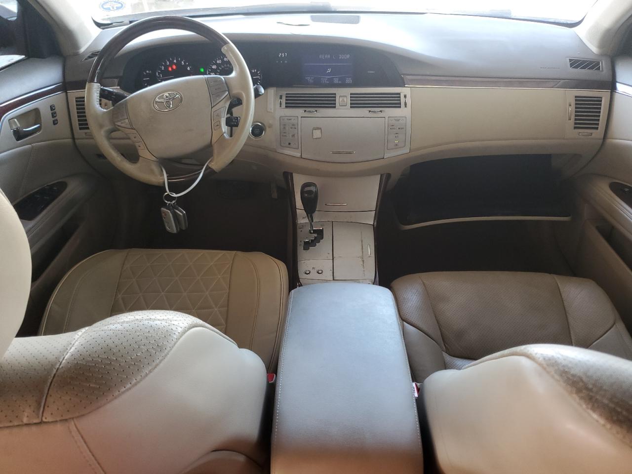 2008 Toyota Avalon - Image 8