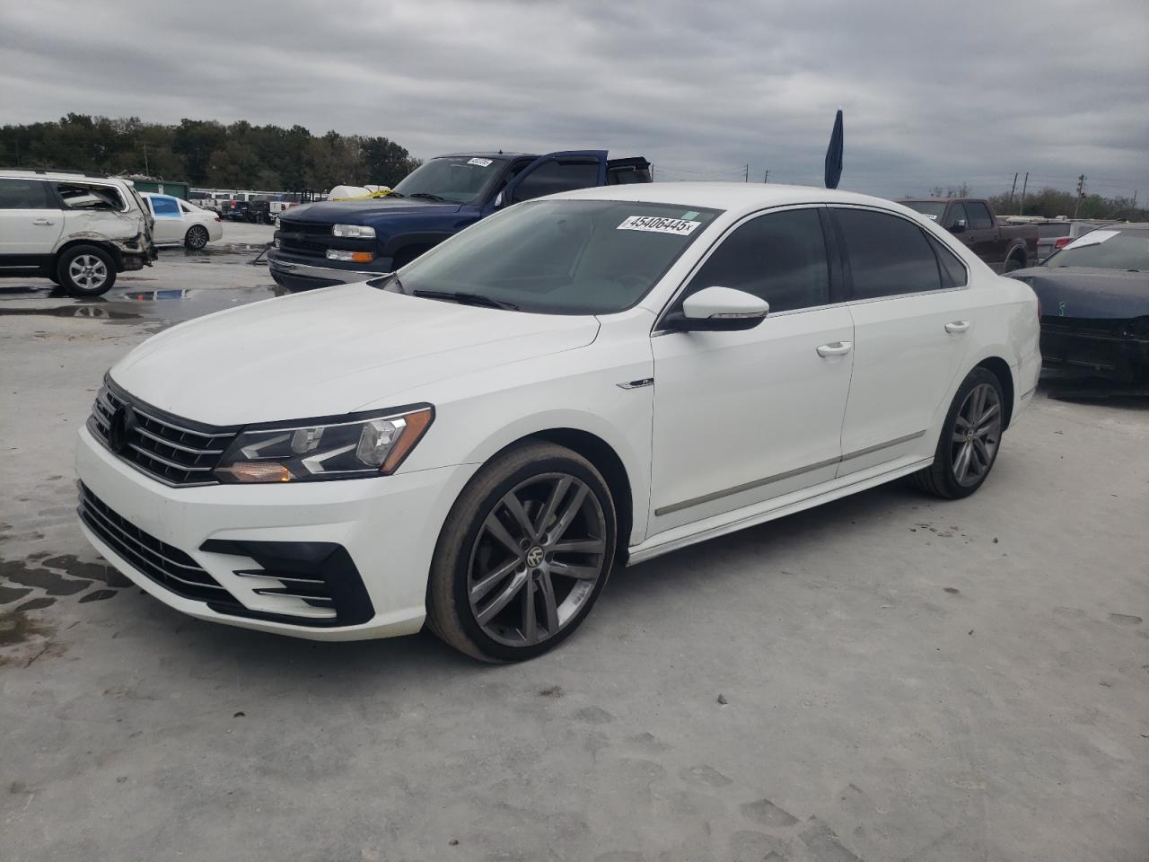 2017 Volkswagen Passat - Image 1