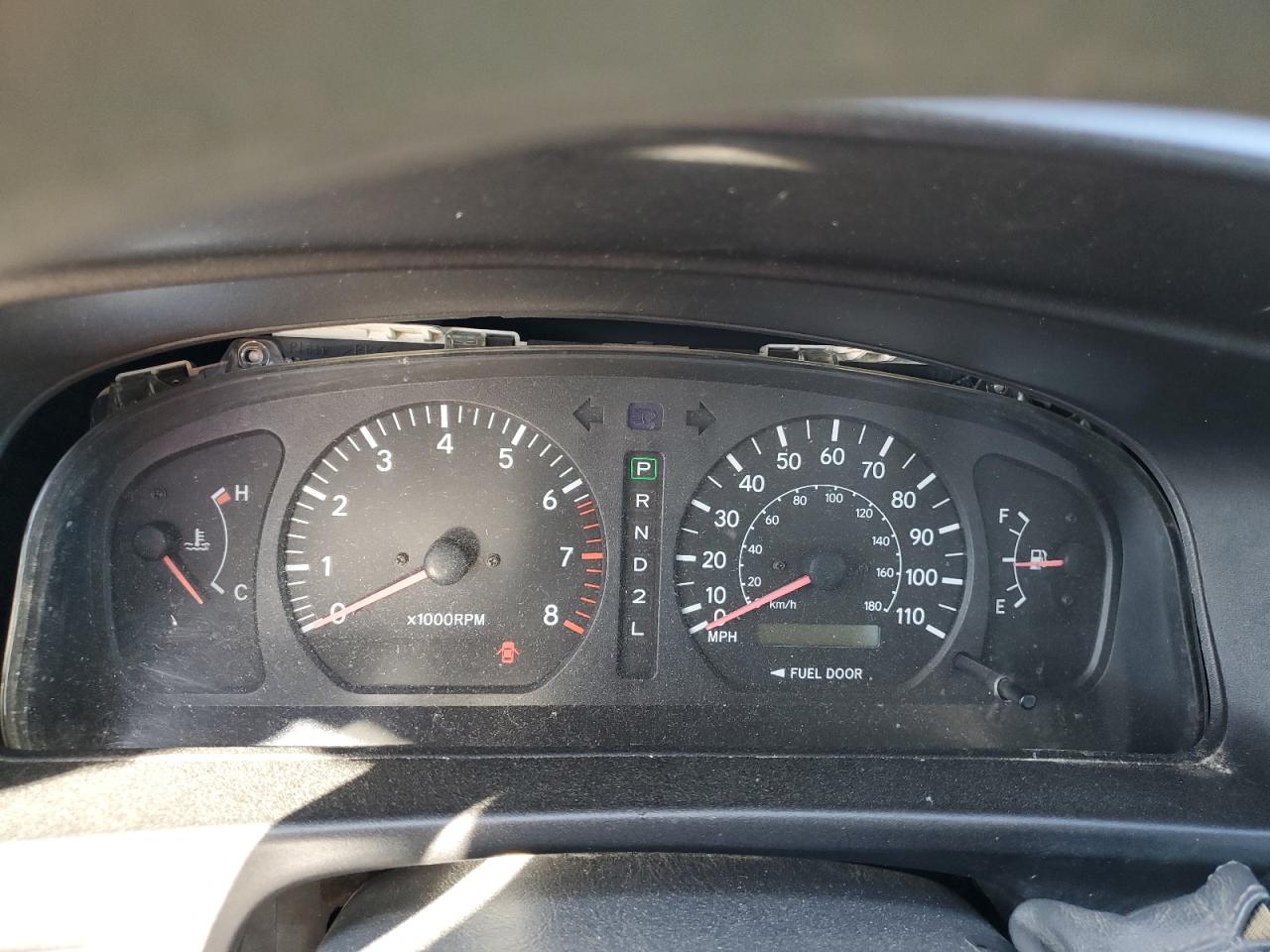 1998 Toyota Sienna - Image 9