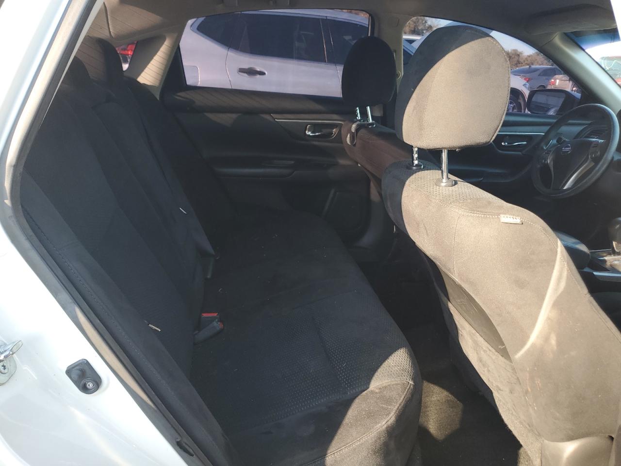 2015 Nissan Altima - Image 10