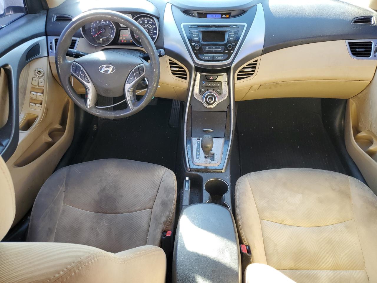 2013 Hyundai Elantra - Image 8