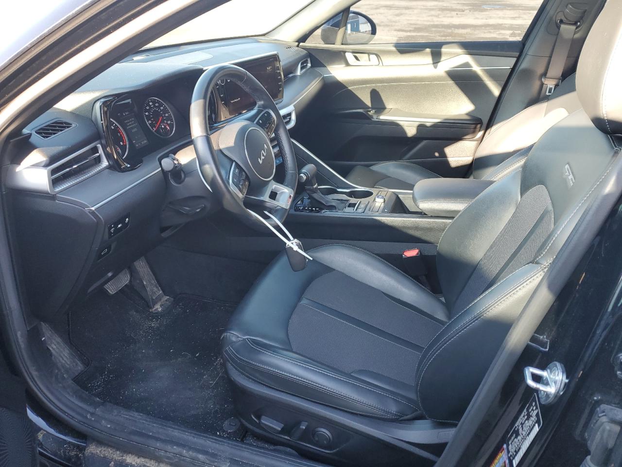 2022 Kia K5 - Image 7