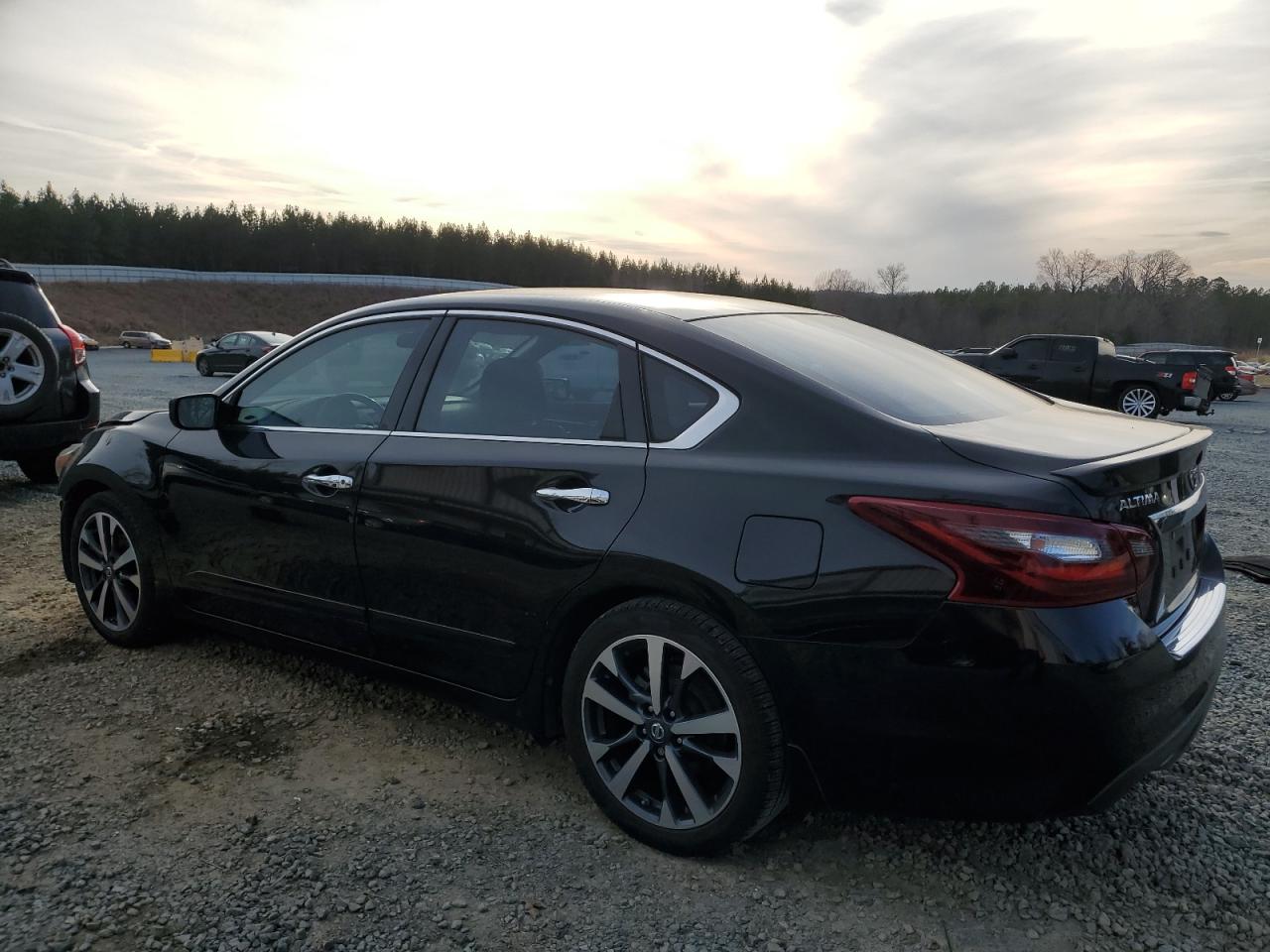 2017 Nissan Altima - Image 2