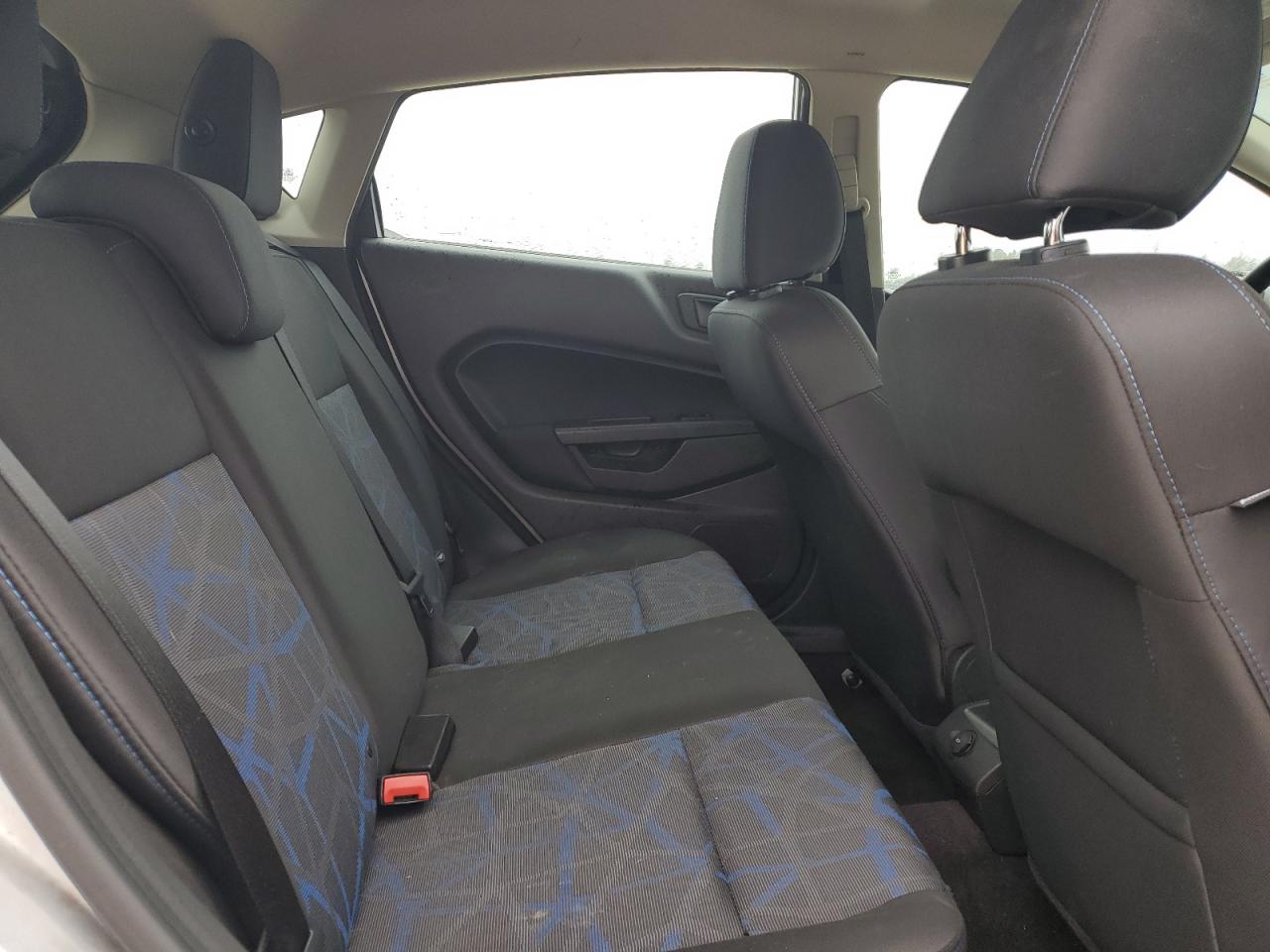 2013 Ford Fiesta - Image 10