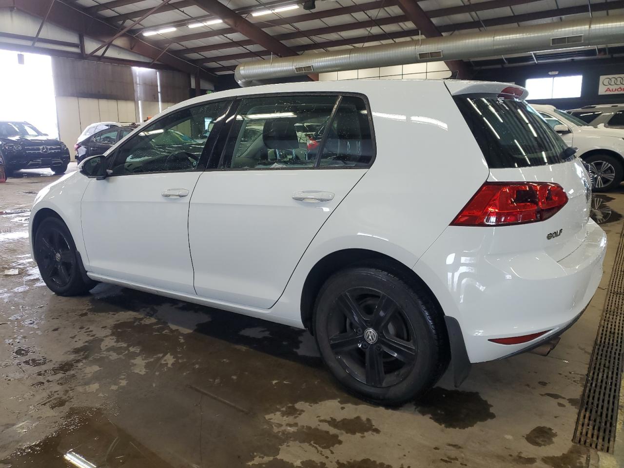 2017 Volkswagen Golf - Image 2