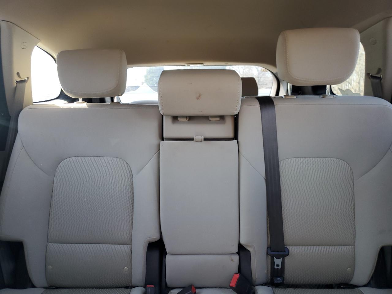 2016 Hyundai Santa Fe - Image 10