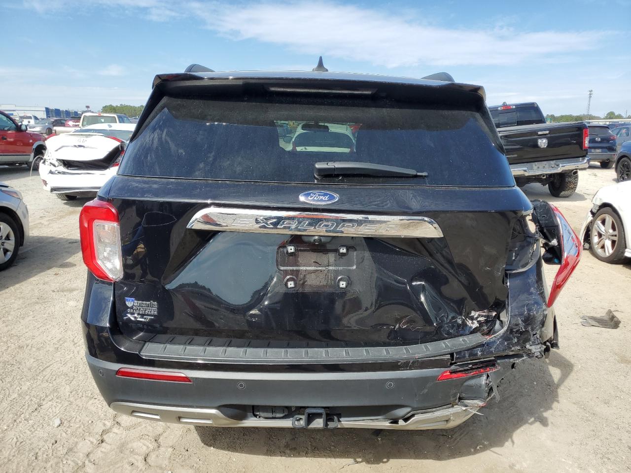 2022 Ford Explorer - Image 6