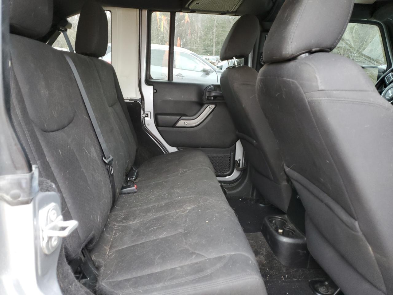 2015 Jeep Wrangler - Image 12