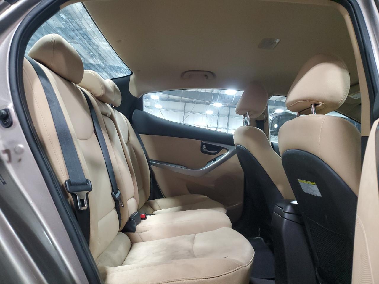 2013 Hyundai Elantra - Image 10