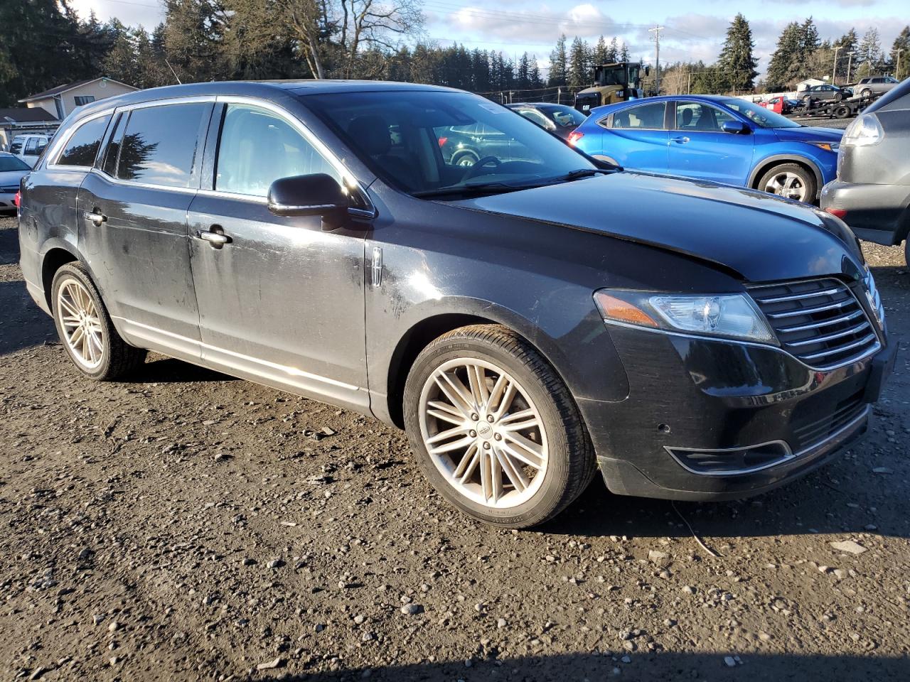 2019 Lincoln MKT - Image 4