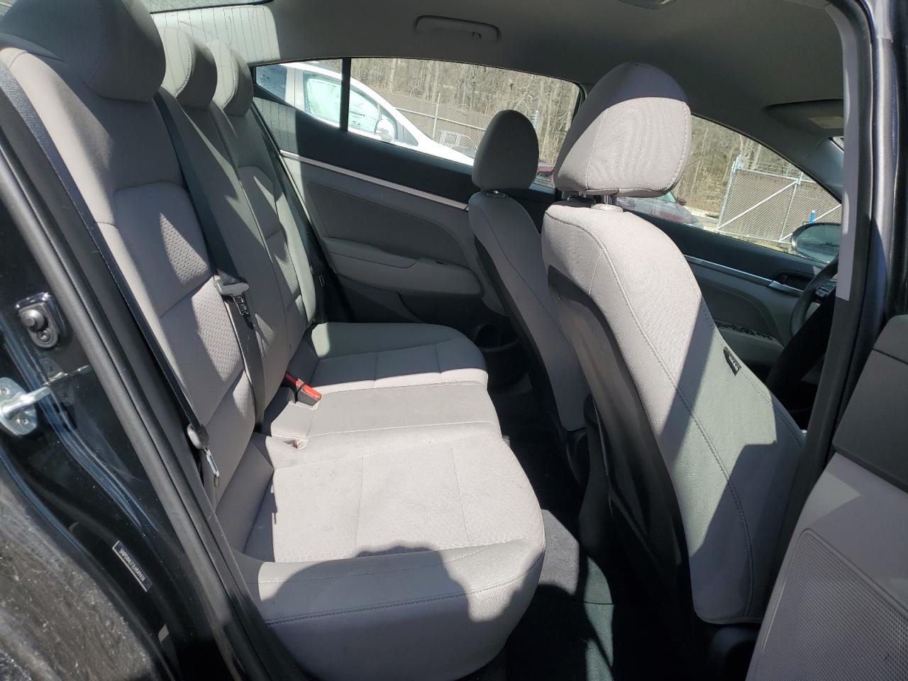 2020 Hyundai Elantra - Image 11