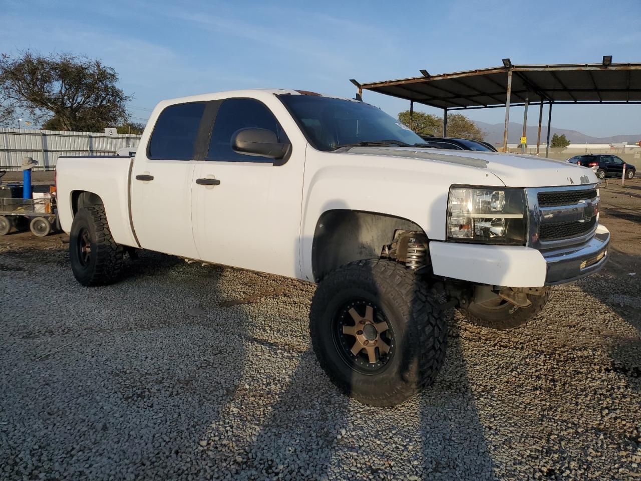2011 Chevrolet Silverado - Image 4