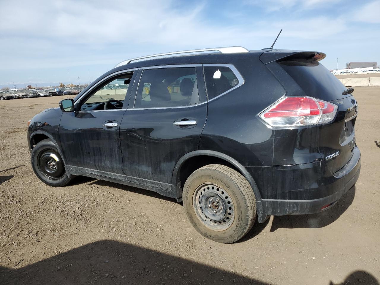 2016 Nissan Rogue - Image 2