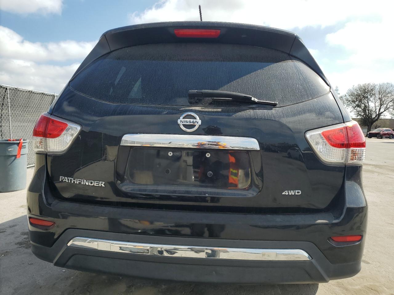 2015 Nissan Pathfinder - Image 6