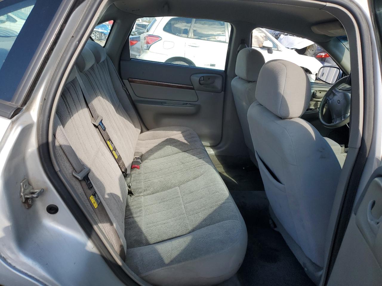 2004 Chevrolet Impala - Image 10