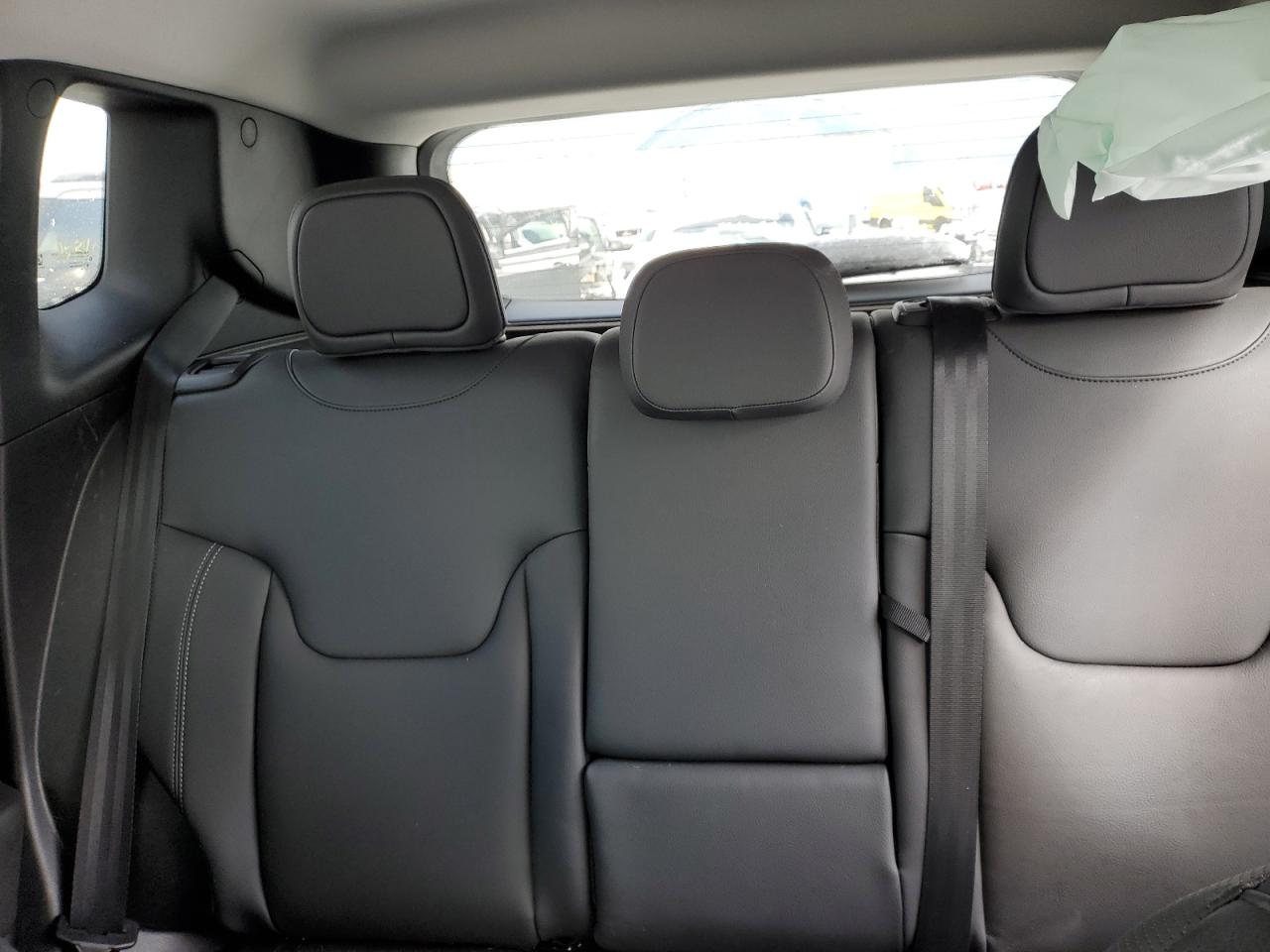 2021 Jeep Renegade - Image 10