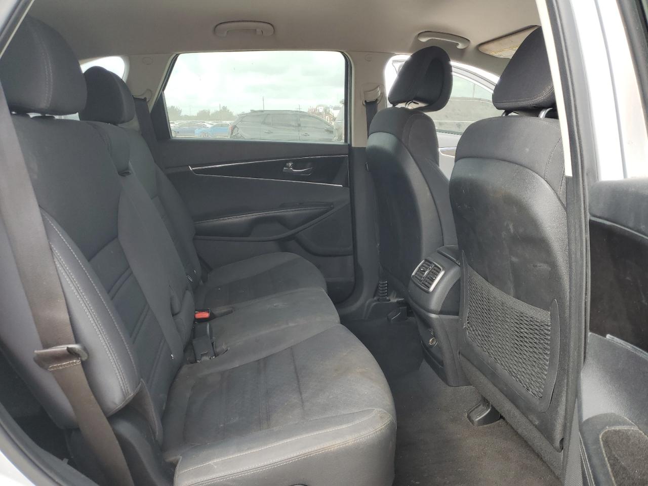 2016 Kia Sorento - Image 11