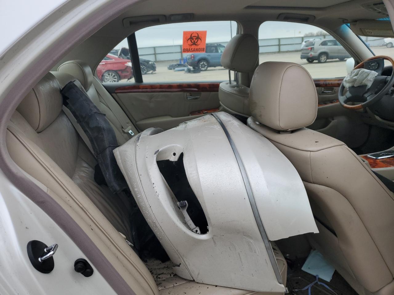 2002 Lexus LS - Image 10