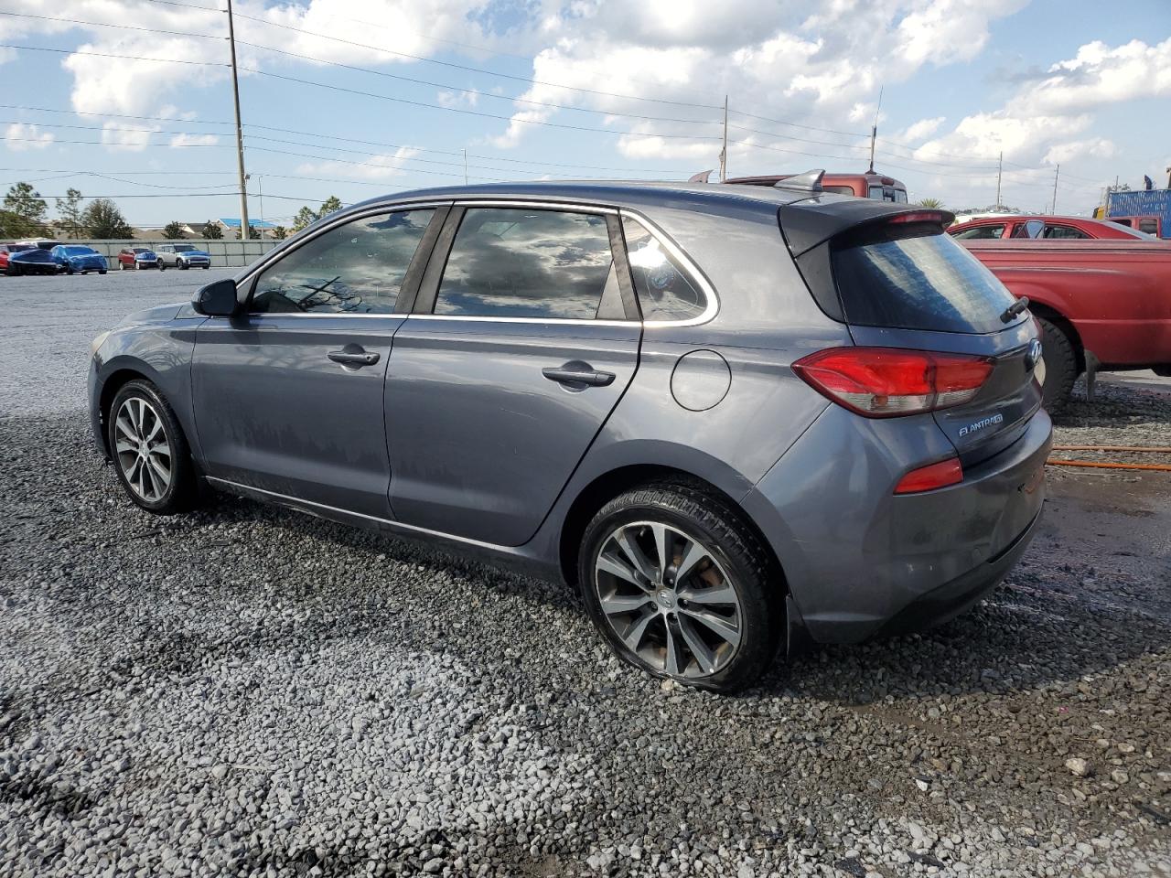 2018 Hyundai Elantra - Image 2