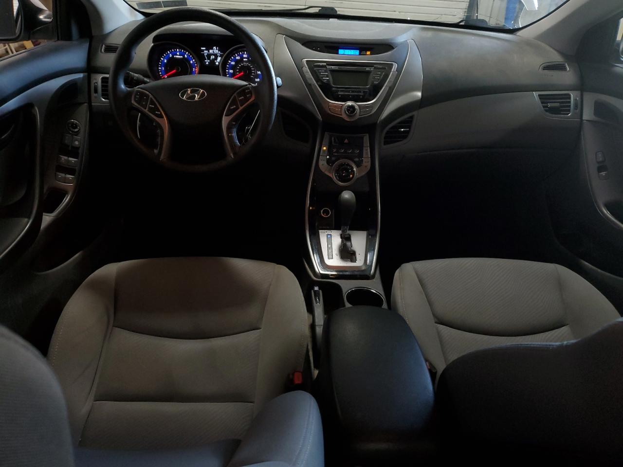 2013 Hyundai Elantra - Image 8