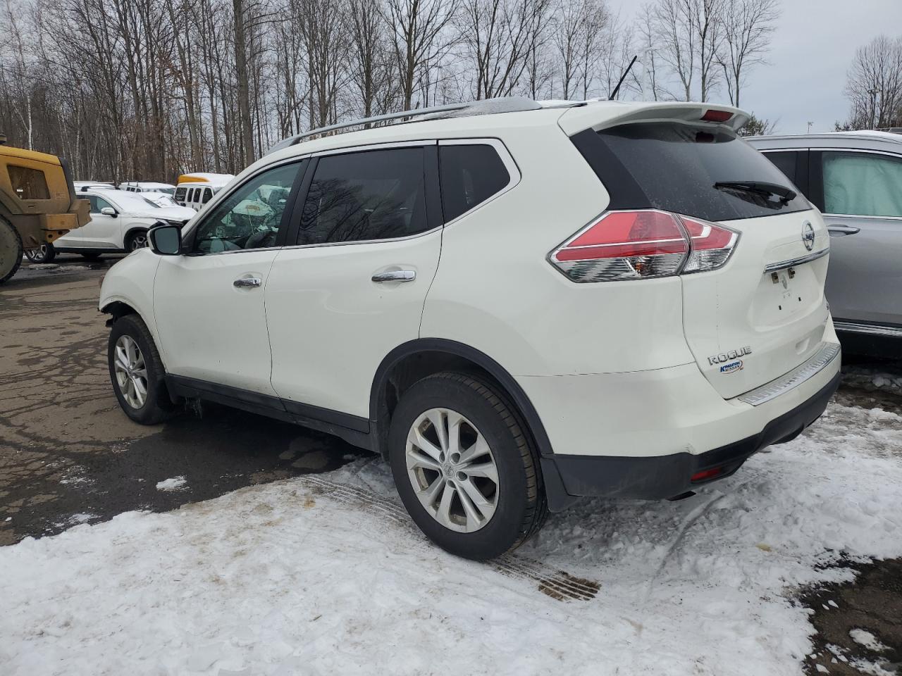 2015 Nissan Rogue - Image 2