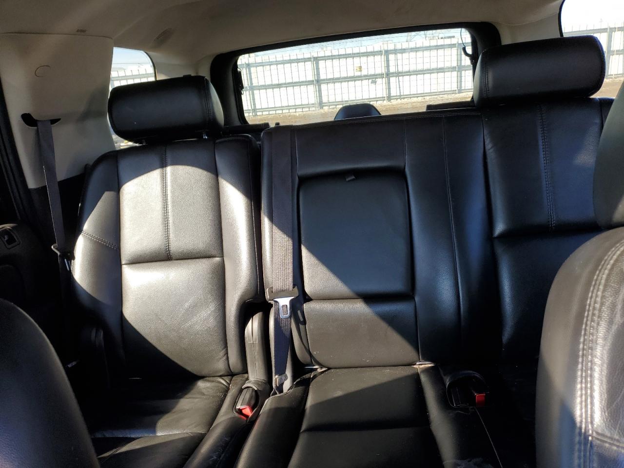 2007 GMC Yukon - Image 10