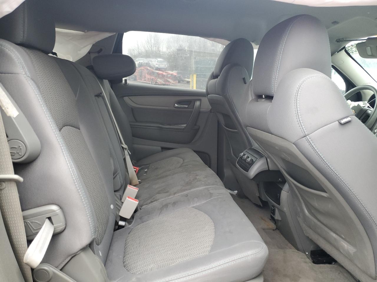 2015 Chevrolet Traverse - Image 11