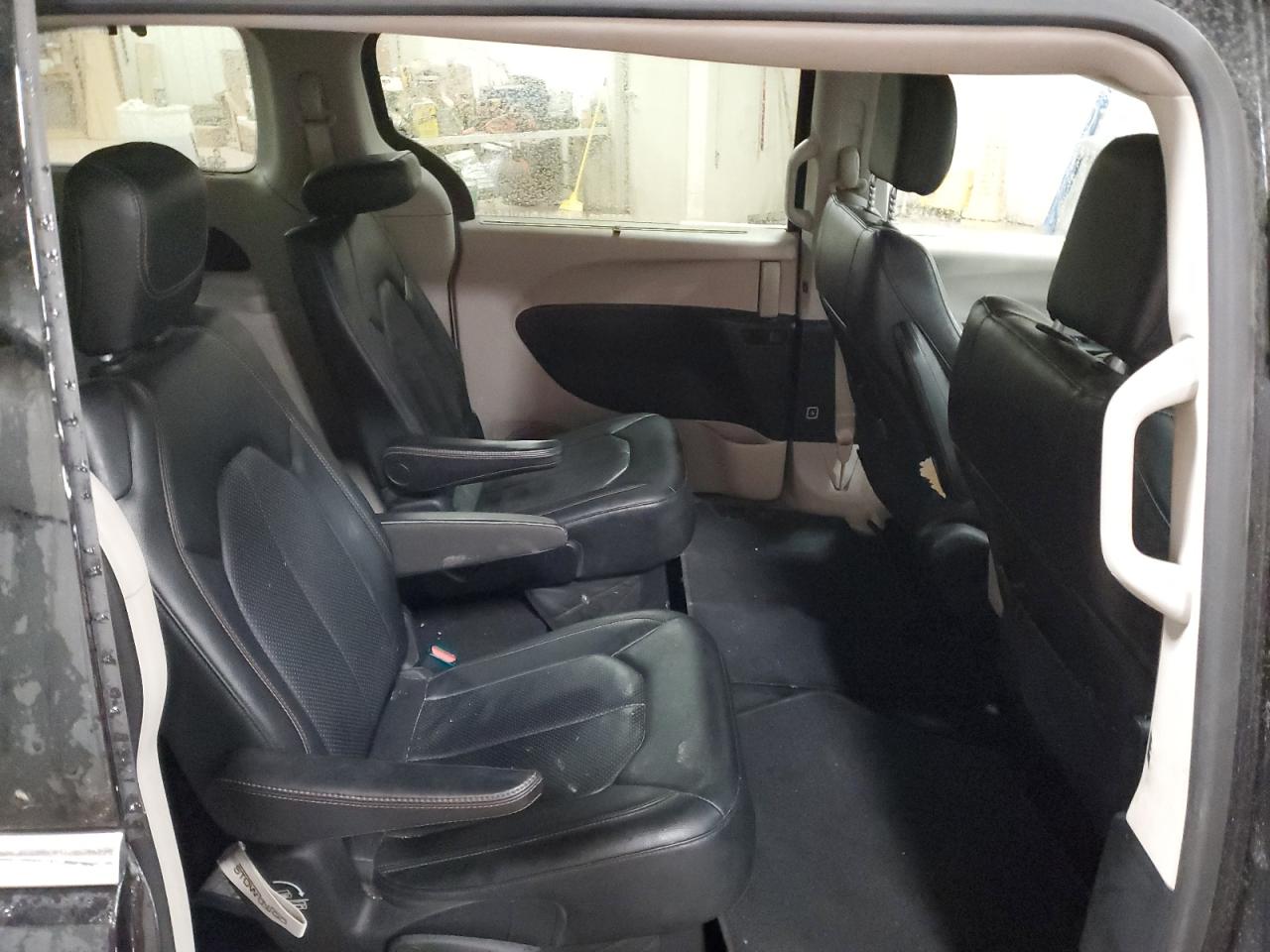 2019 Chrysler Pacifica - Image 11