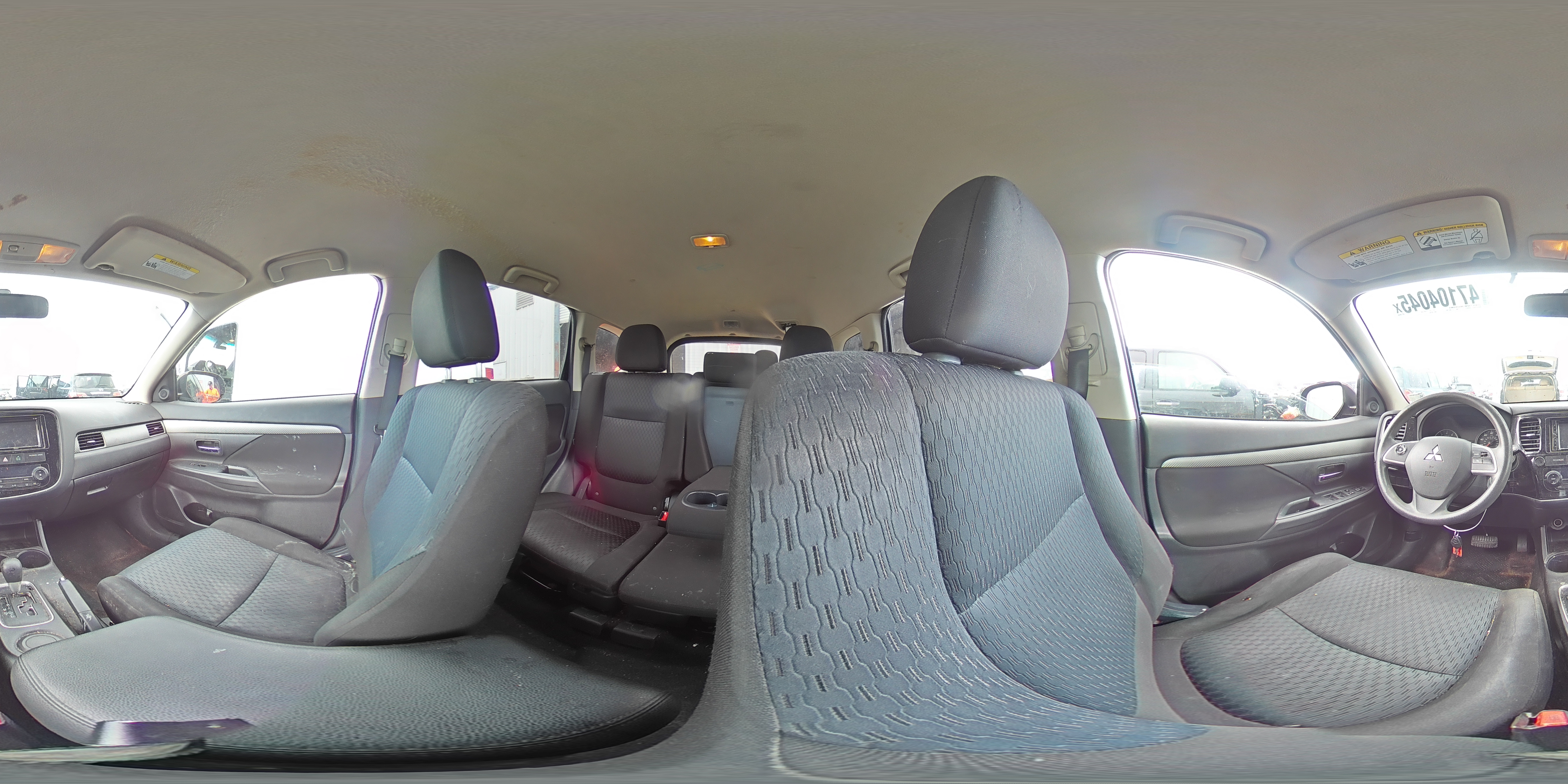 2014 Mitsubishi Outlander - Image 15