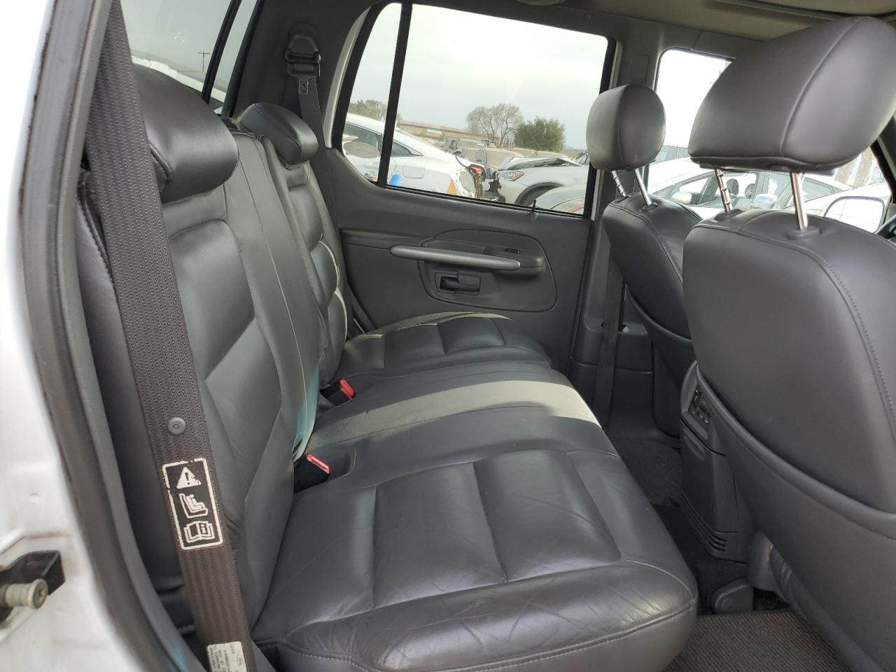 2002 Ford Explorer - Image 10