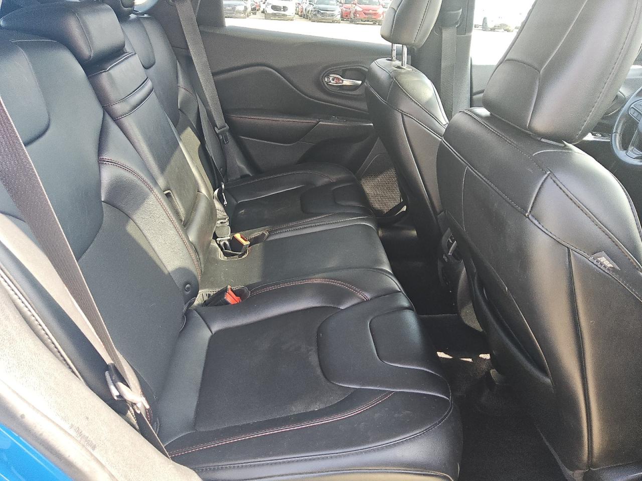 2019 Jeep Cherokee - Image 11