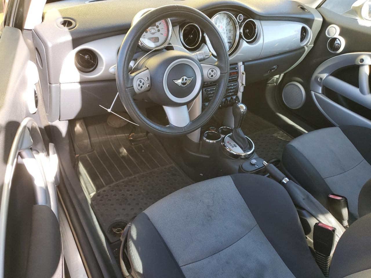 2005 MINI Cooper - Image 8