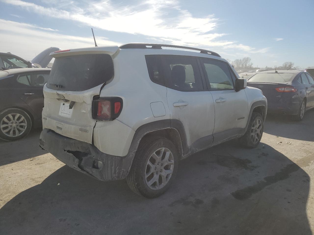 2018 Jeep Renegade - Image 3