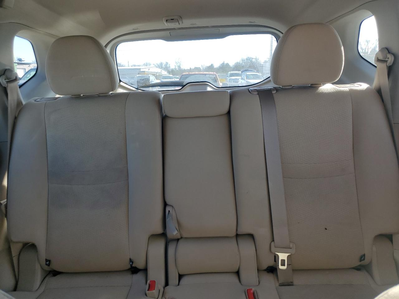 2016 Nissan Rogue - Image 10
