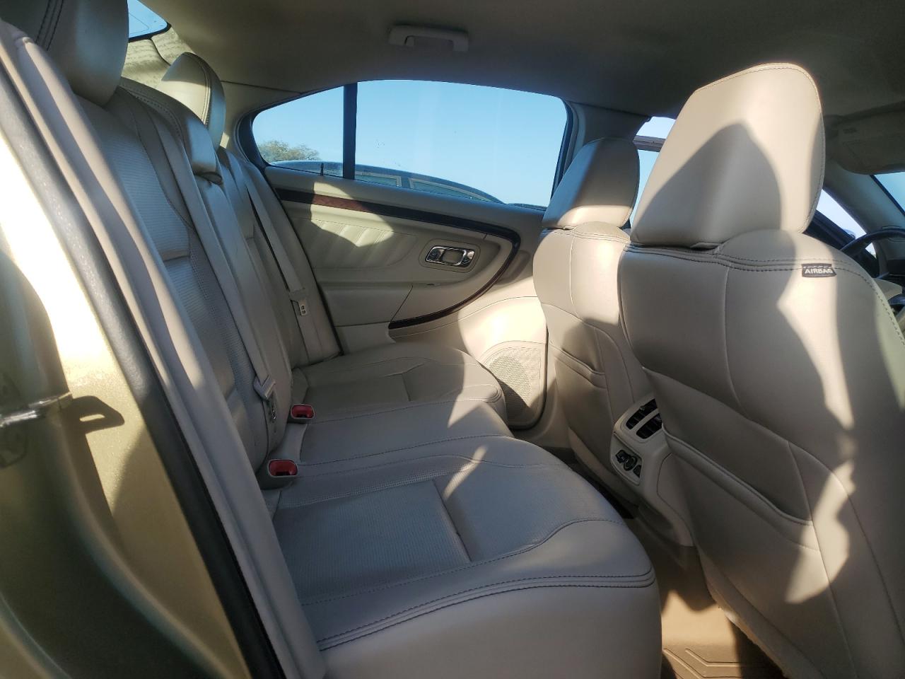 2012 Ford Taurus - Image 10