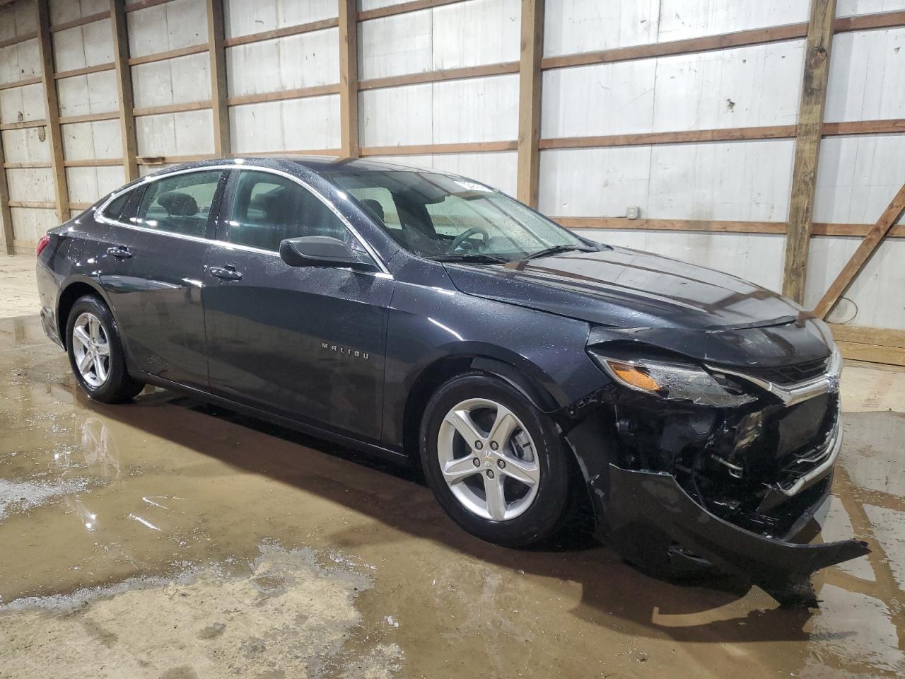 2023 Chevrolet Malibu - Image 4