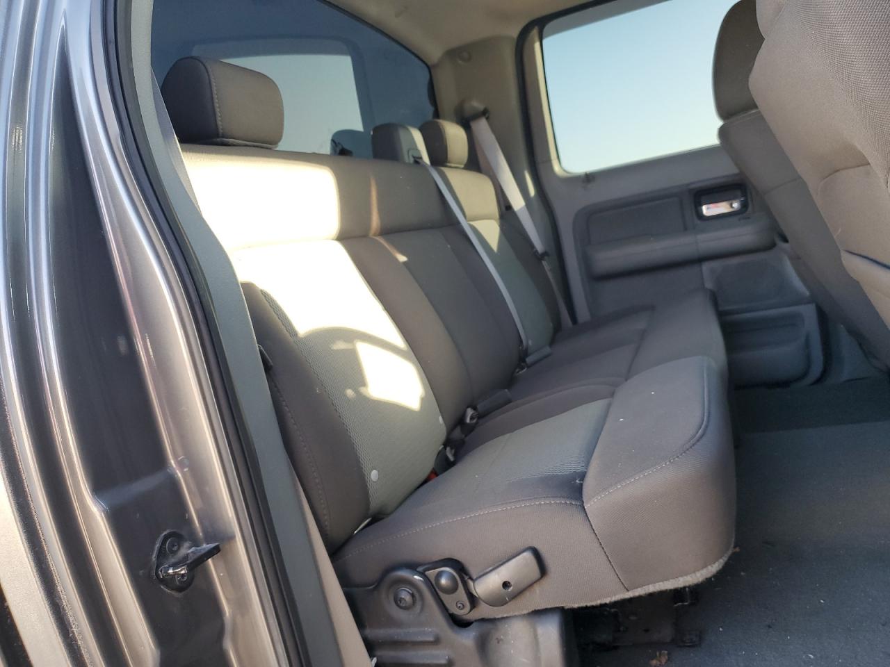 2006 Ford F-150 - Image 10