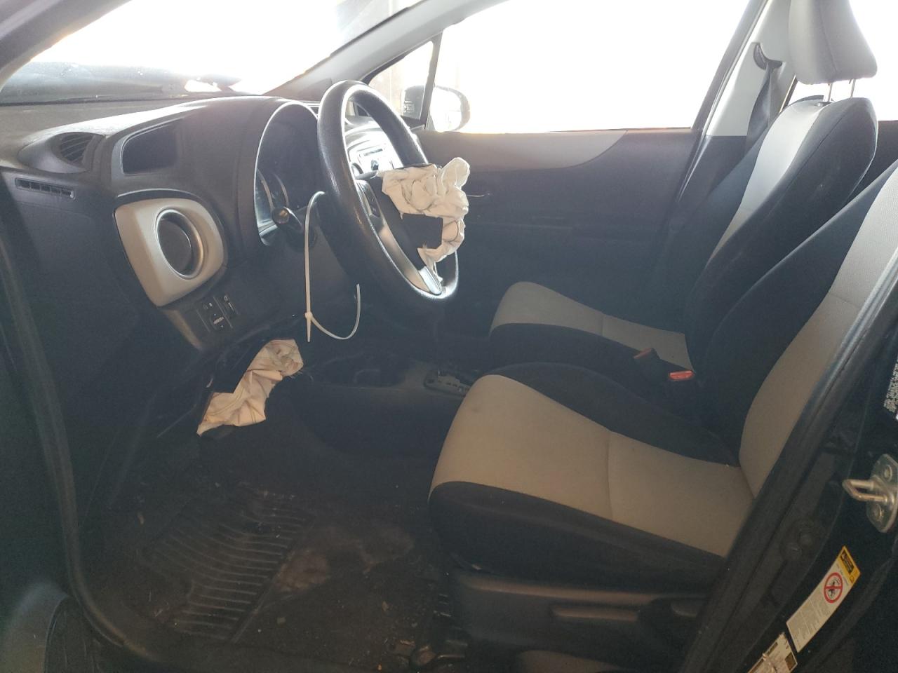 2013 Toyota Yaris - Image 7