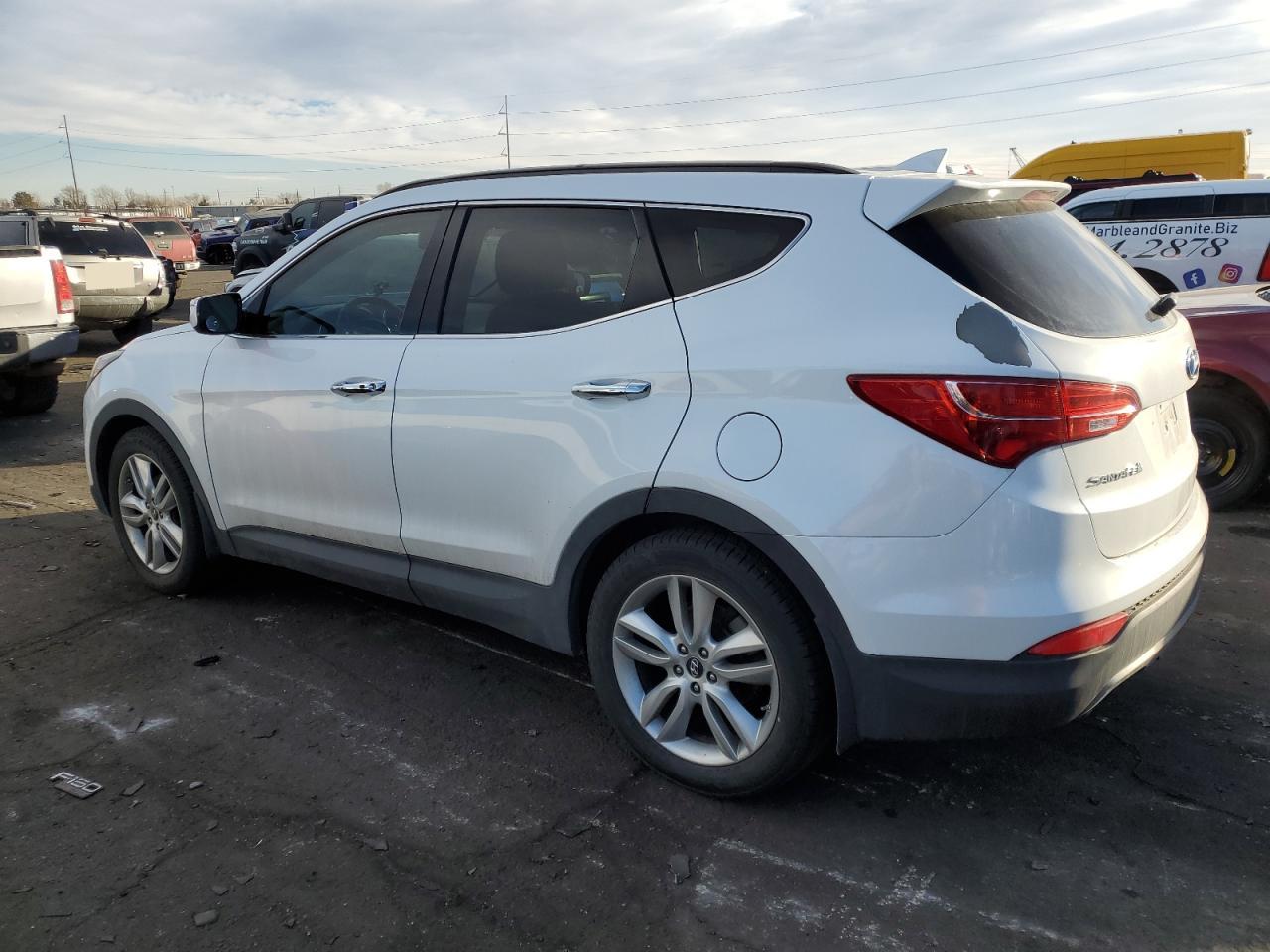 2014 Hyundai Santa Fe - Image 2