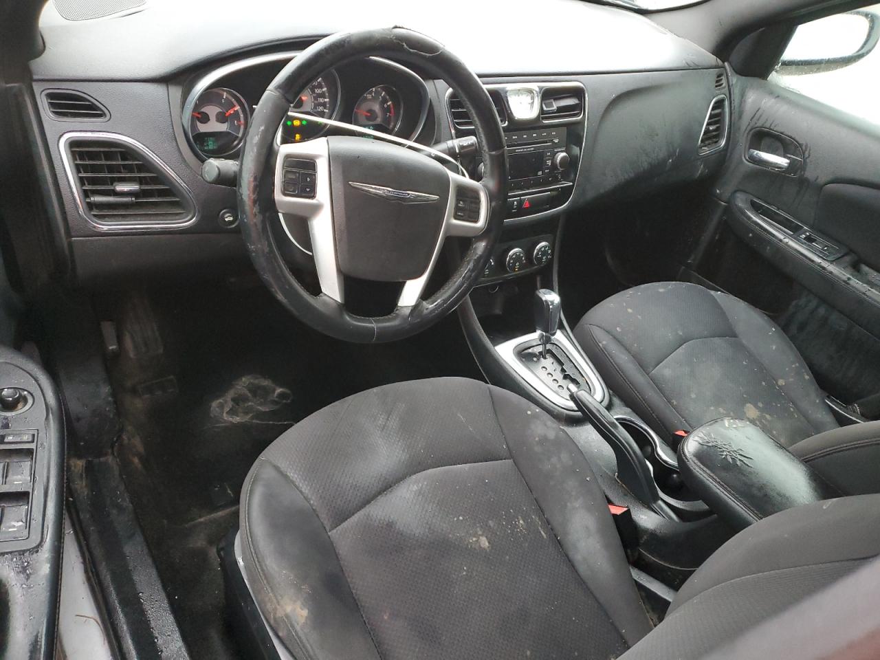 2013 Chrysler 200 - Image 8