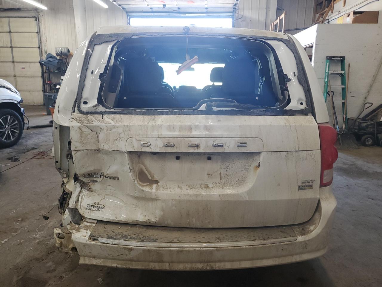 2019 Dodge Caravan - Image 6