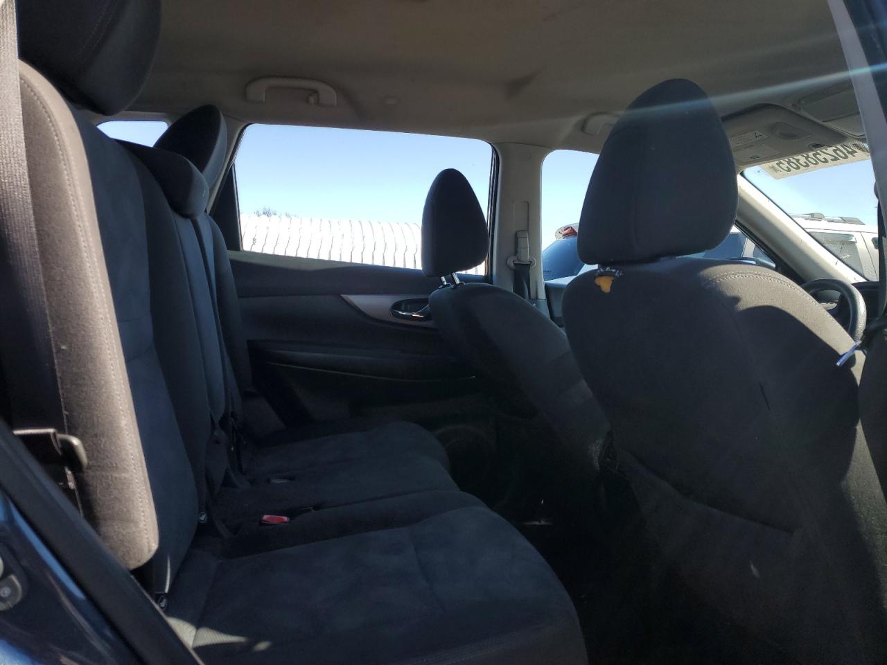 2016 Nissan Rogue - Image 11