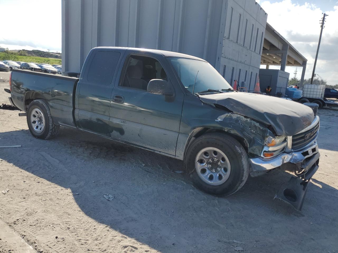 2004 GMC Sierra - Image 4