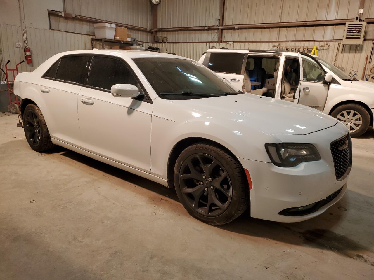 2021 Chrysler 300 - Image 4